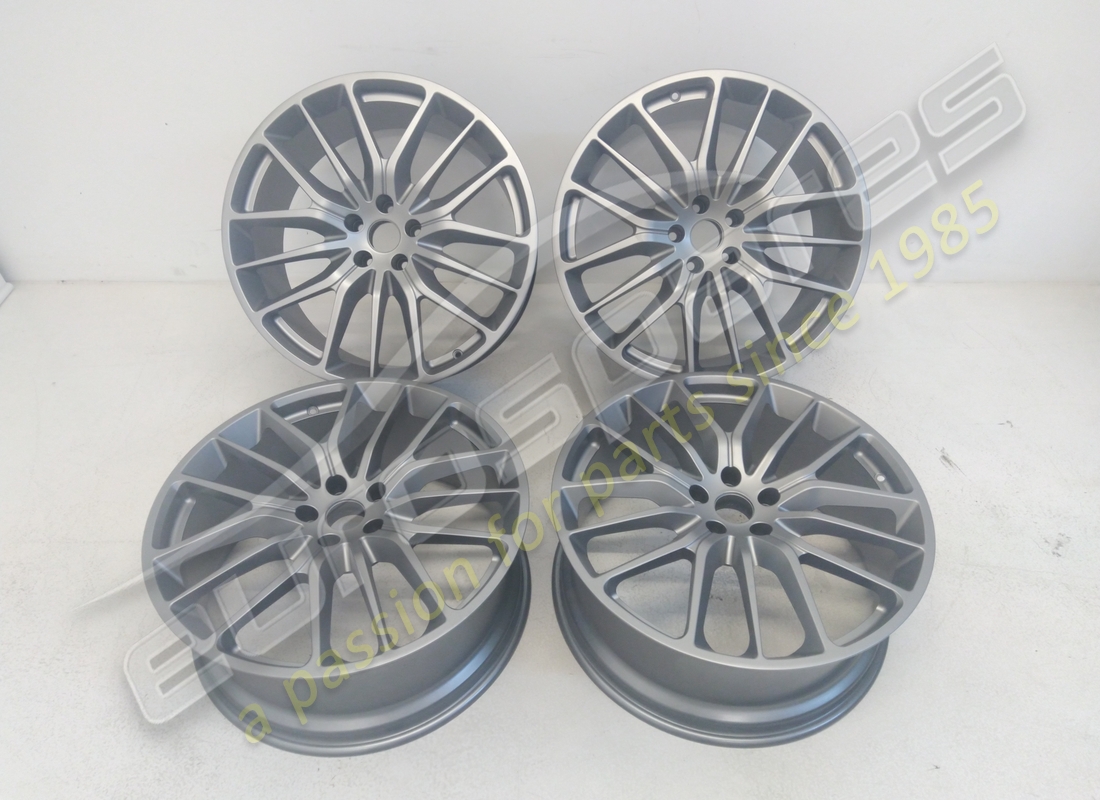 RECONDITIONNÉ Eurospares Maserati JEU DE ROUES VESUVIO (21 POUCES) . NUMÉRO DE PIÈCE EAP1384191 (1)