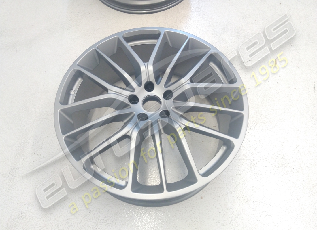 jeu de roues vesuvio eurospares maserati reconditionné (21 pouces). numéro de pièce eap1384191 (3)
