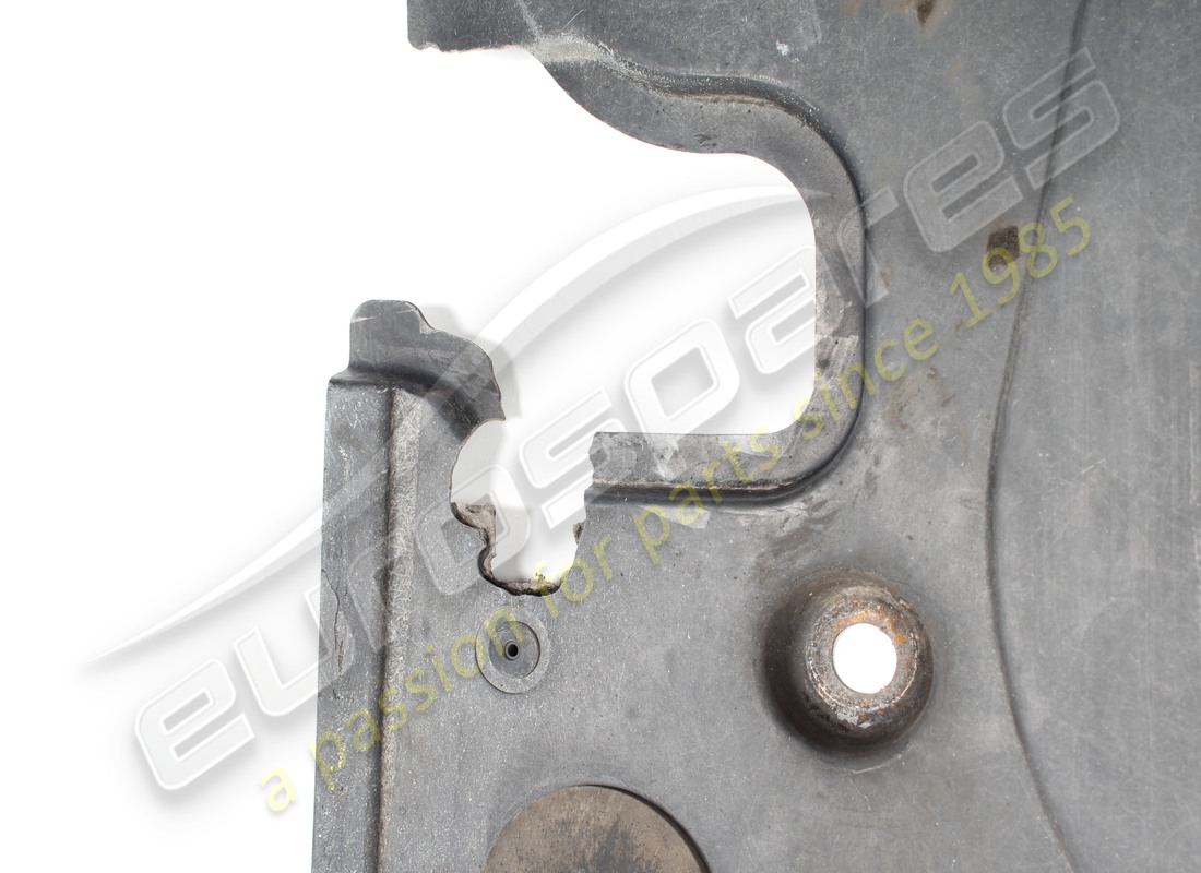 utilisé ferrari fond aérodynamique avant. numéro de pièce 81164200 (4)