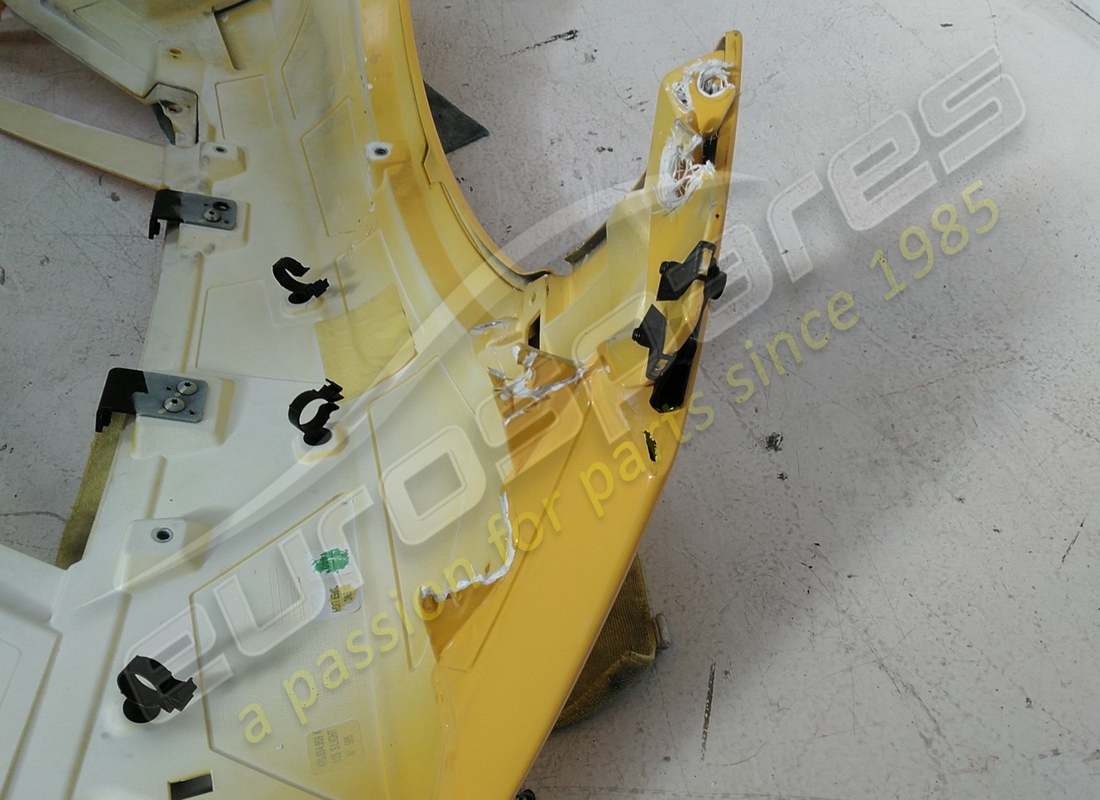 couvercle de lamborghini, aile endommagé. numéro de pièce 470854959k (2)