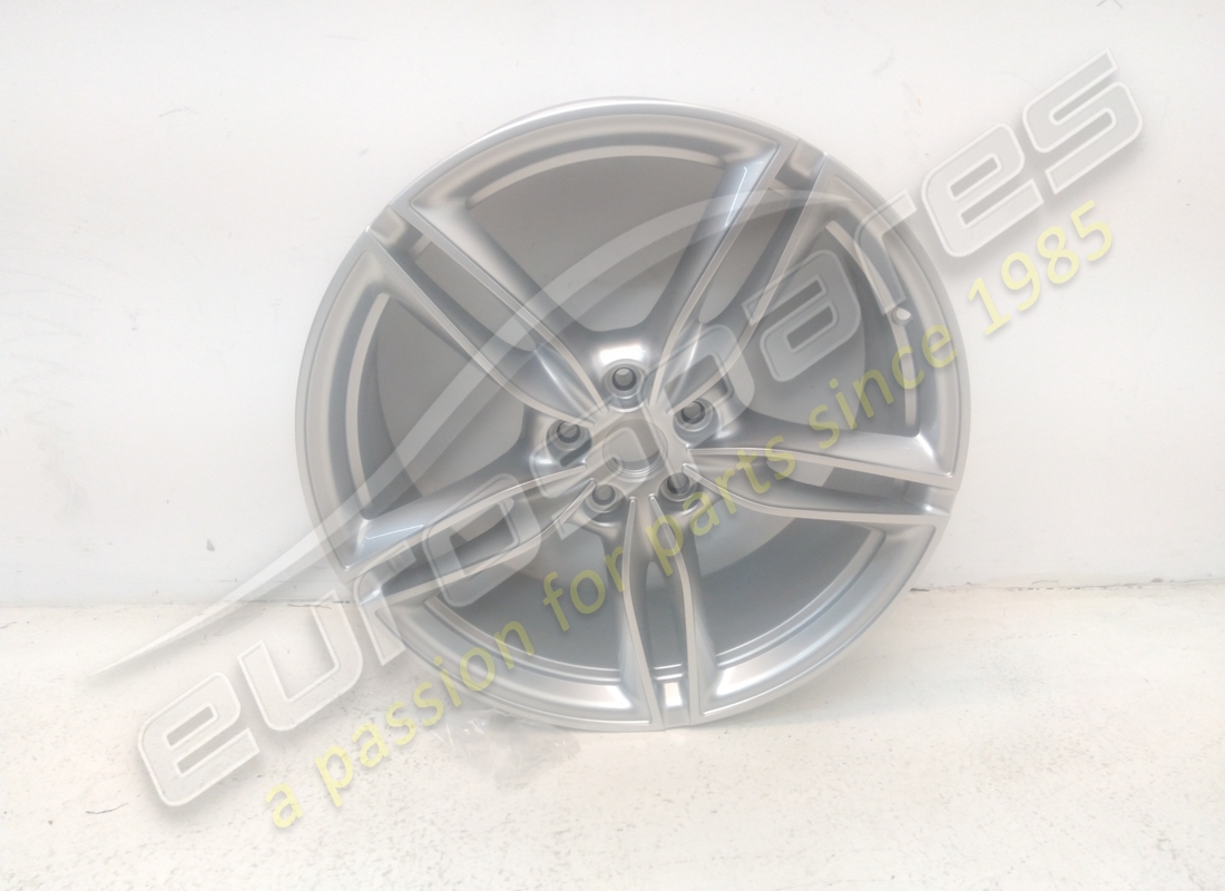 nouvelle roue avant ferrari. numéro de pièce 866482 (1)