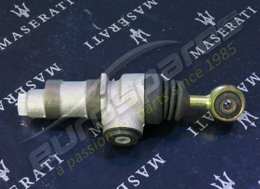 nouveau maitre cylindre d'embrayage eurospares. numéro de pièce 388200110 (1)