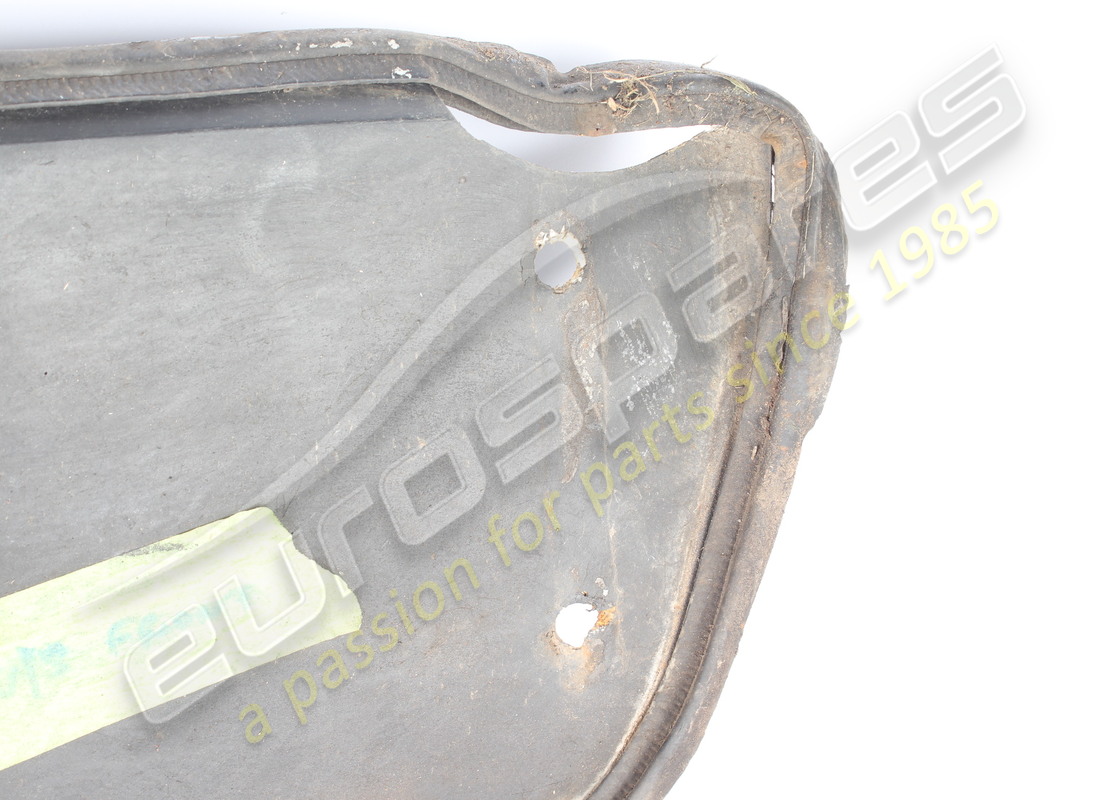 garde-gravier gauche d'occasion ferrari gtb. numéro de pièce 61849800 (2)