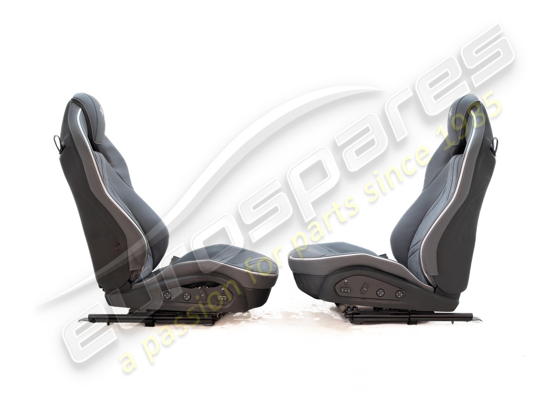 endommagé eurospares full electric std style des places avec centre en alcantara et traverses en cuir, coutures cheval sur l'appui-tête. numéro de pièce eap1563082 (10)