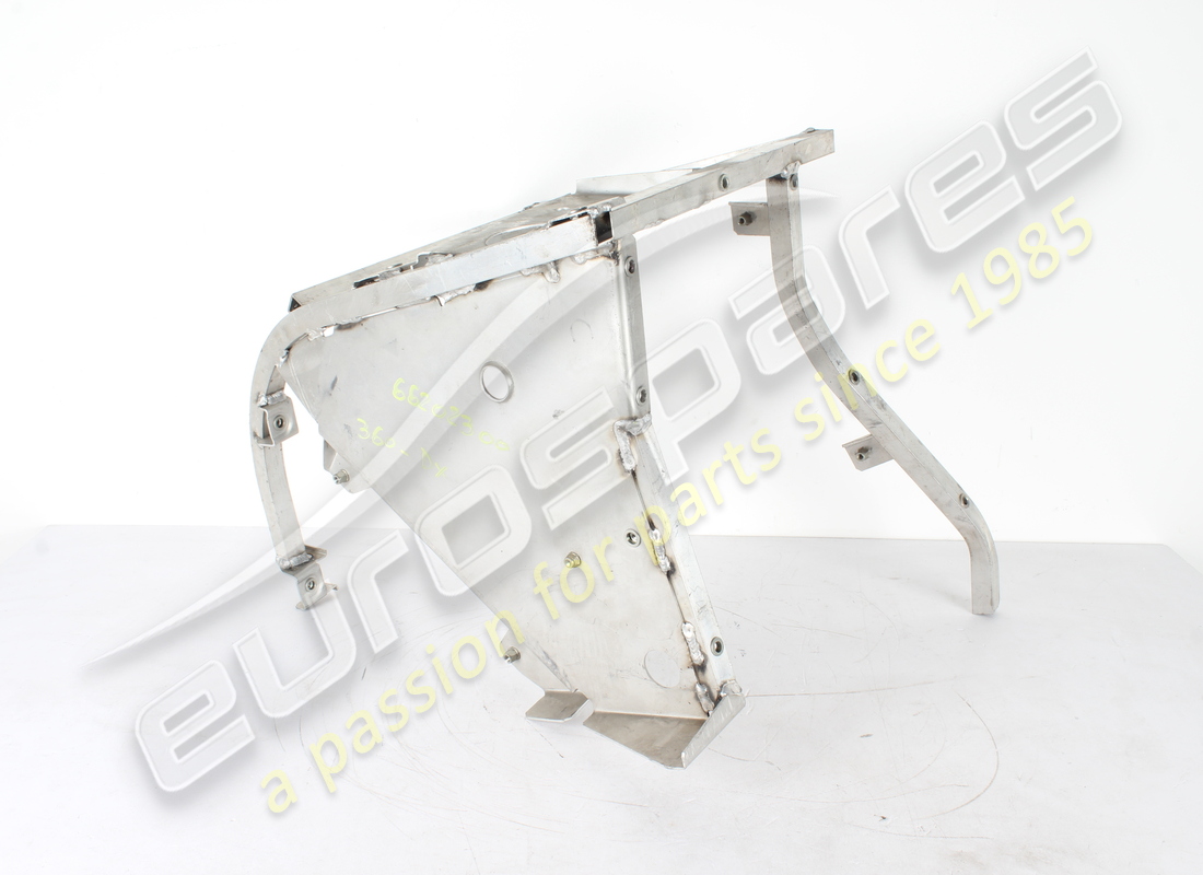 nouveau cadre latéral avant droit ferrari. numéro de pièce 66202300 (1)