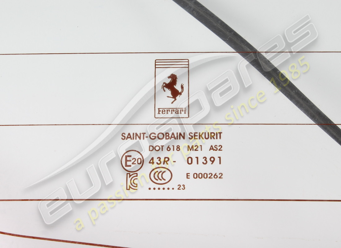 utilisé ferrari cristallo lunotto scendente. numéro de pièce 903339 (2)