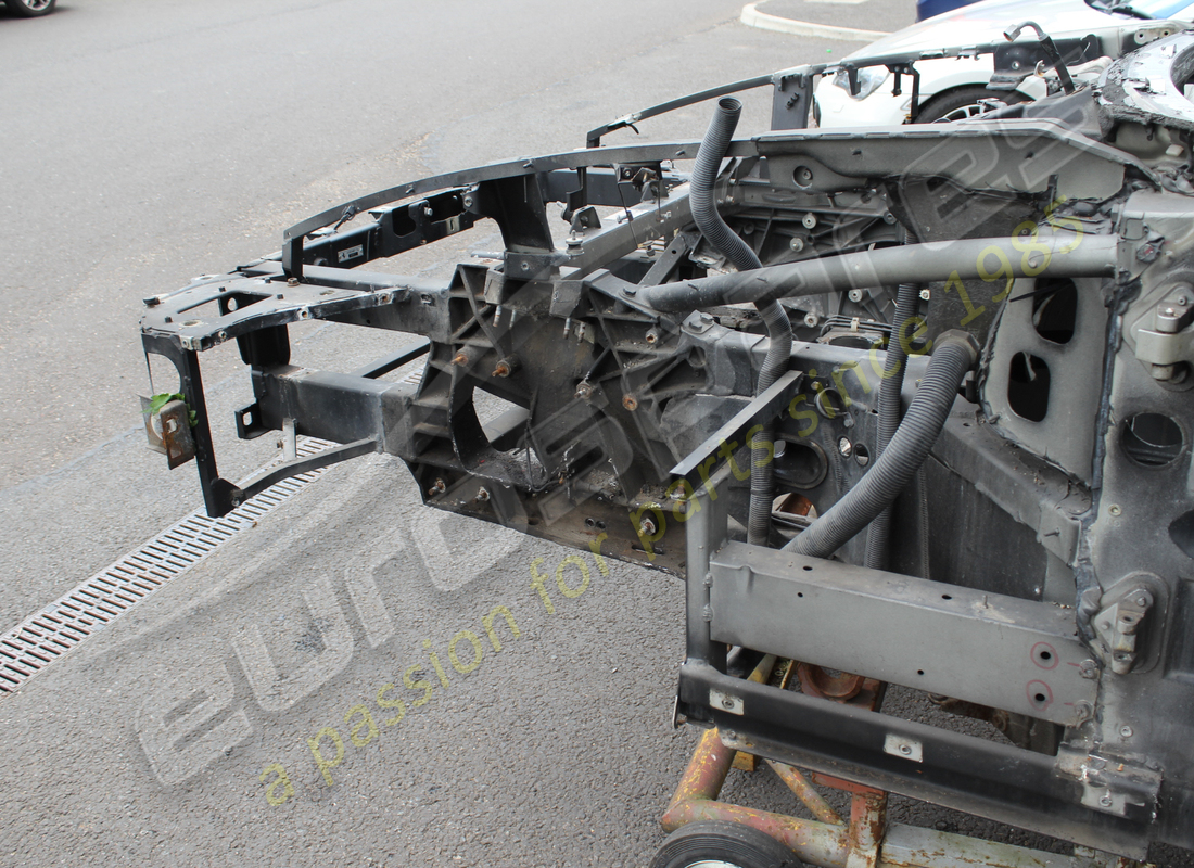 utilisé ferrari châssis avant complet. numéro de pièce 985213714 (4)