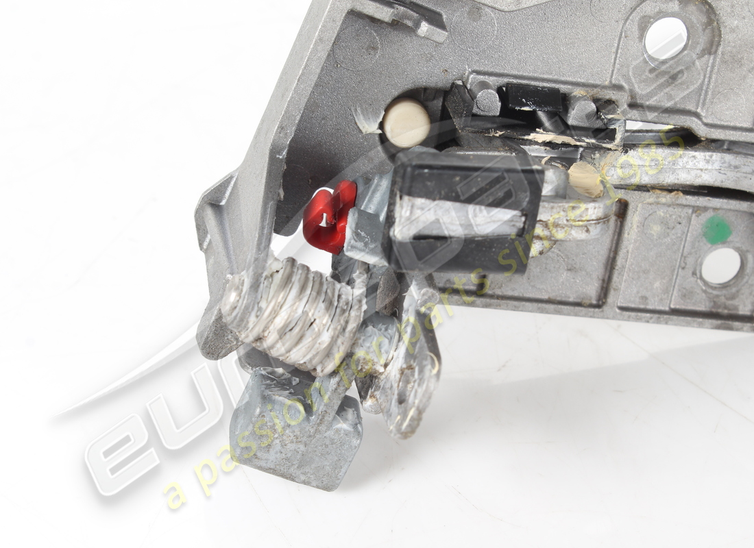 corps intérieur de poignée droit d'occasion ferrari. numéro de pièce 80821600 (2)