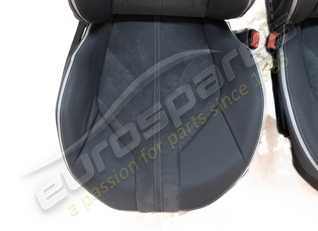endommagé eurospares full electric std style des places avec centre en alcantara et traverses en cuir, coutures cheval sur l'appui-tête. numéro de pièce eap1563082 (6)