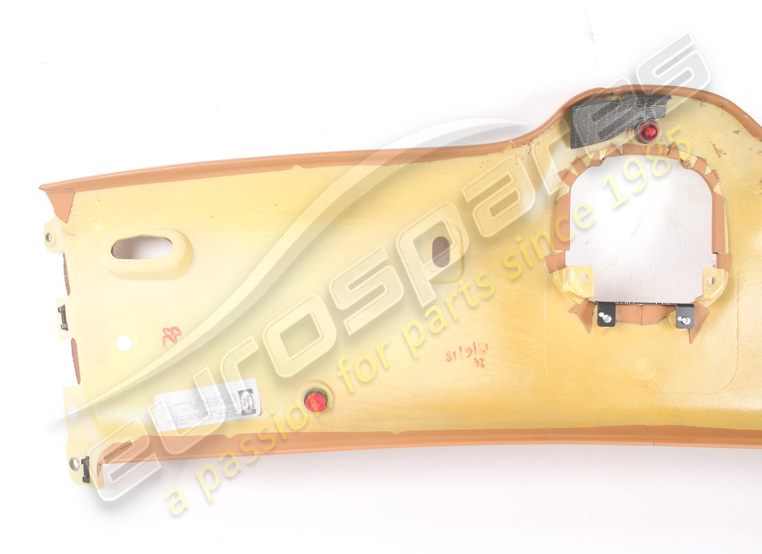 FERRARI GARNITURE DE TRAVERSE DE PARE-BRISE UTILISÉE. NUMÉRO DE PIÈCE 824221 (5) ferrari garniture de traverse de pare-brise utilisée. numéro de pièce 824221 (5)