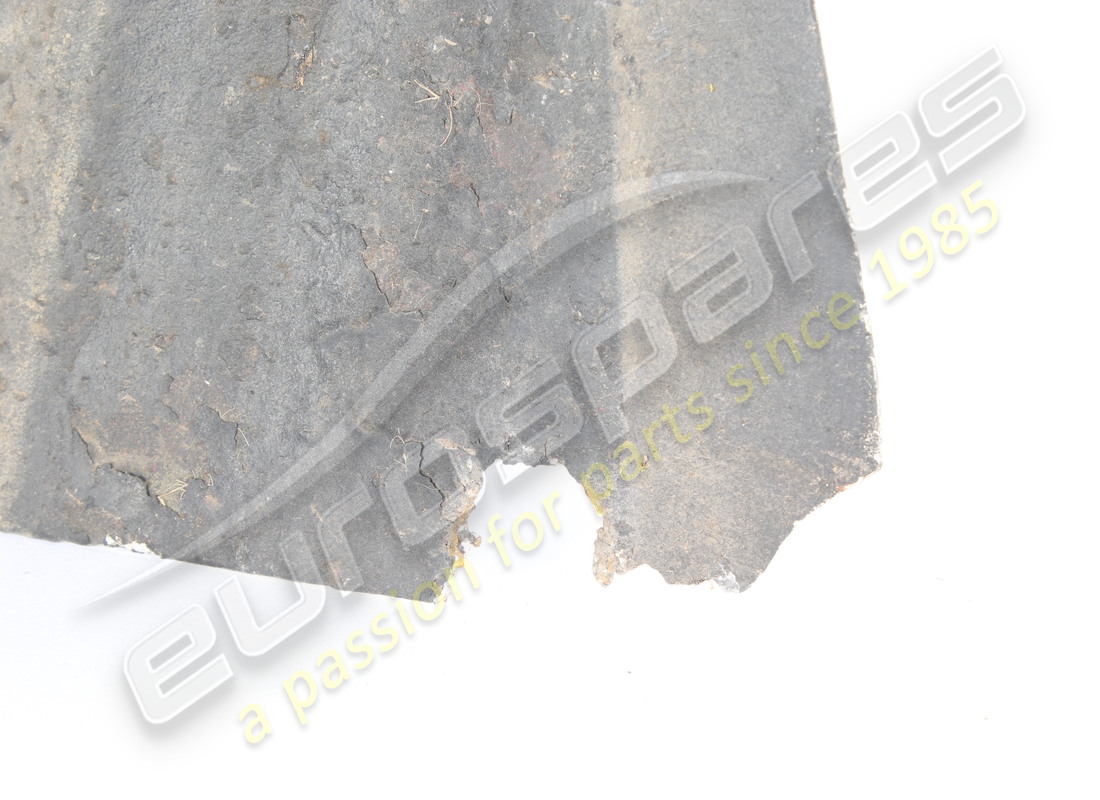 bouclier droit ferrari endommagé. numéro de pièce 61770300 (2)