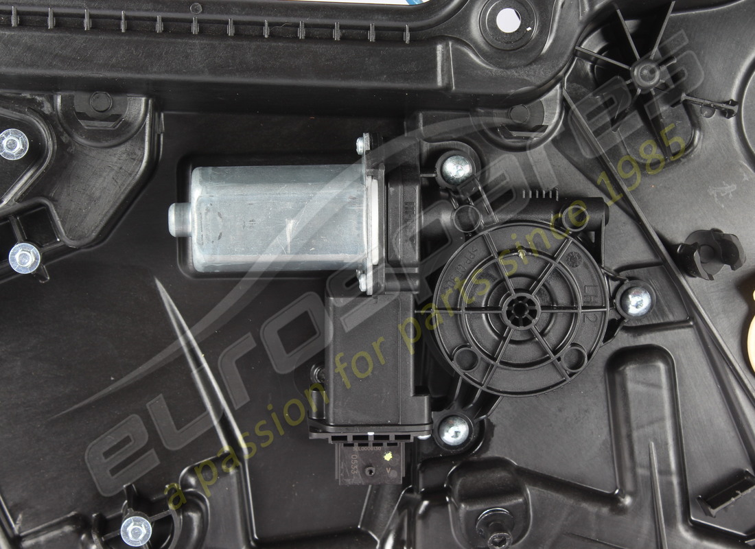 modèle complet de porte avant gauche d'occasion maserati numéro de pièce 673014105 (3)