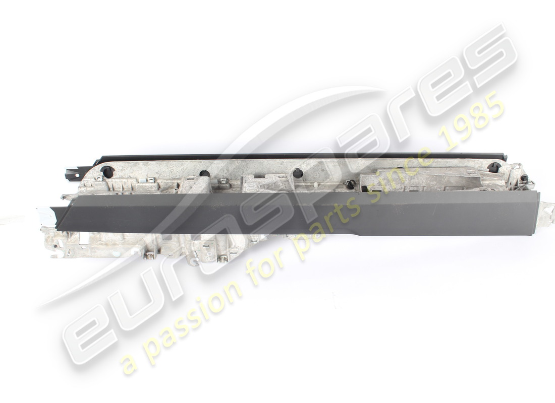 SUPPORT DE BASE NOIR ENDOMMAGÉ Porsche. NUMÉRO DE PIÈCE 992861831E5Q0 (1)