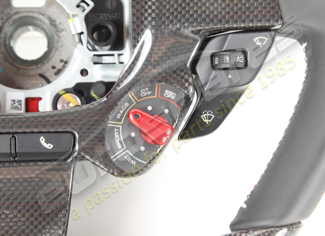 FERRARI VOLANT COMPLET UTILISÉ. NUMÉRO DE PIÈCE 337540 (5) ferrari volant complet utilisé. numéro de pièce 337540 (5)