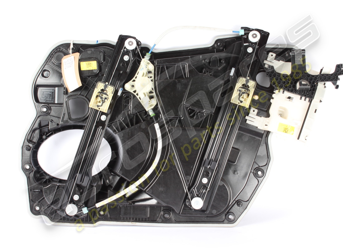 MODÈLE COMPLET DE PORTE AVANT GAUCHE D'OCCASION Maserati. NUMÉRO DE PIÈCE 673014105 (1)