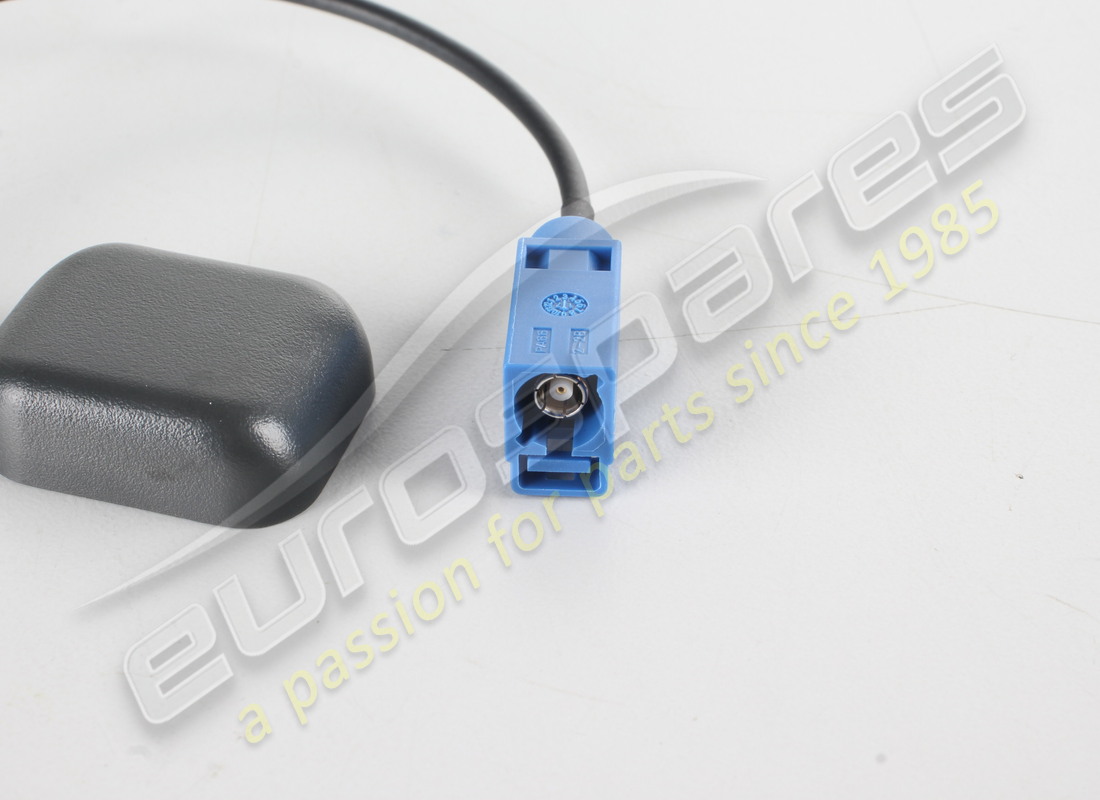 nouvelle antenne gps ferrari. numéro de pièce 278513 (2)