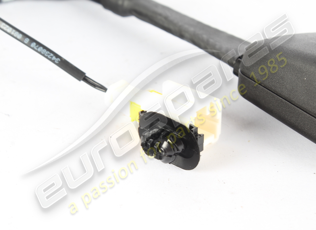 boucle de ceinture de sécurité arrière droite d'occasion maserati numéro de pièce 670198281 (4)