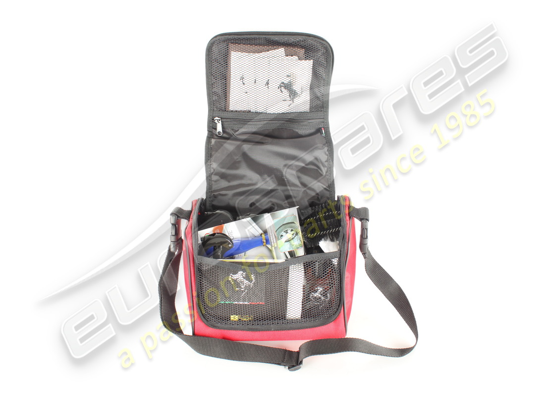 kit d'entretien extérieur de voiture neuf ferrari. numéro de pièce 70004078 (3)