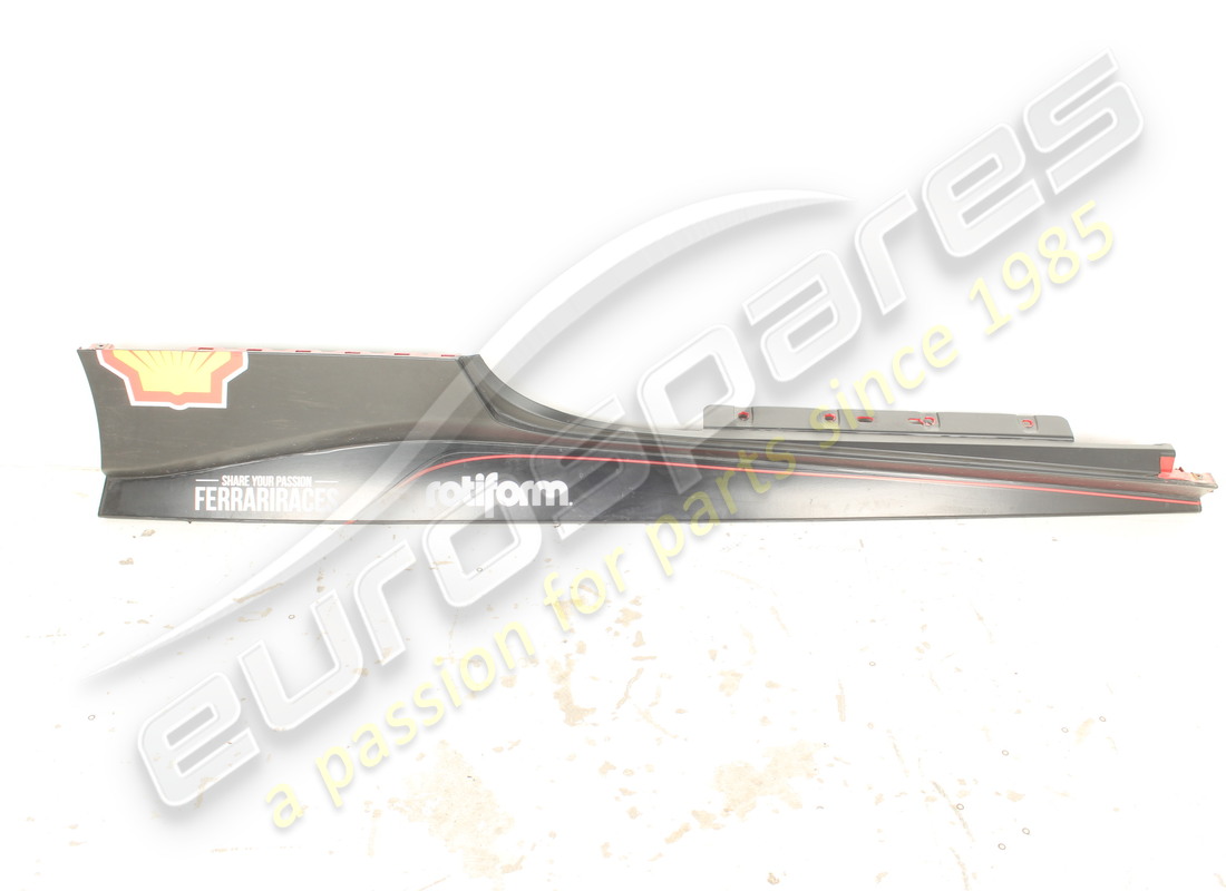 UTILISÉ Ferrari GARNITURE SOUS-PORTE DROITE COMPLÈTE. NUMÉRO DE PIÈCE 88540610 (1)