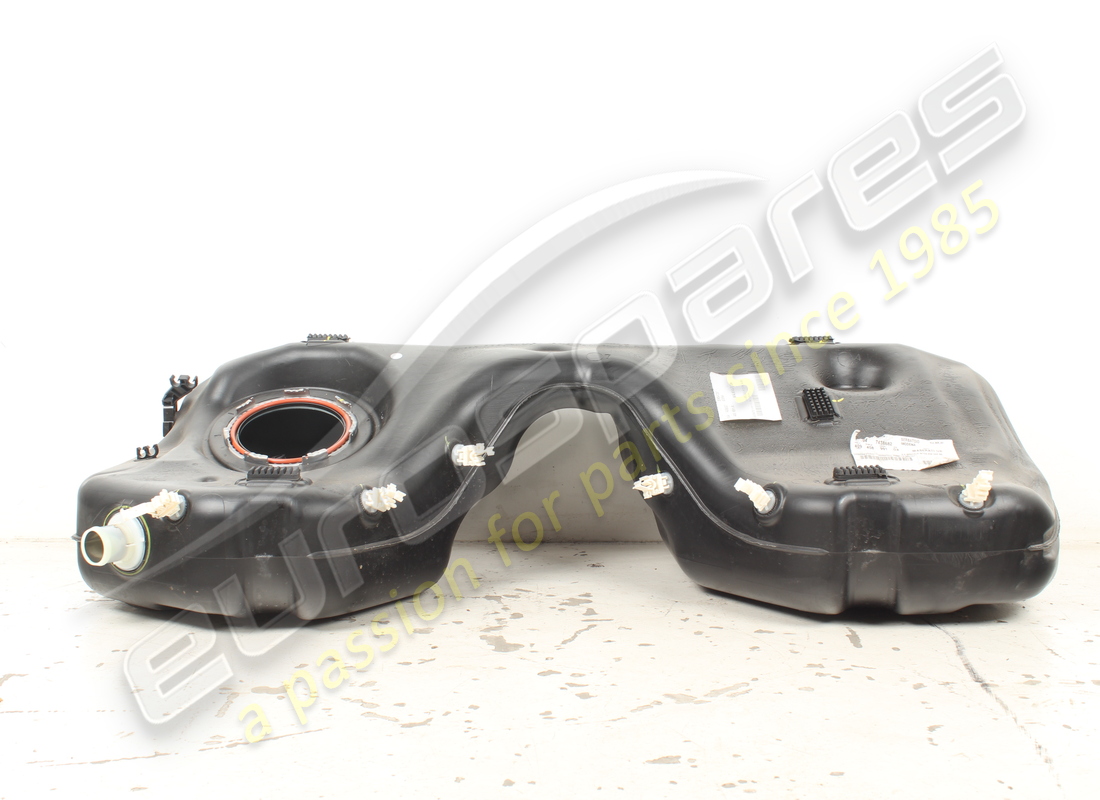 ensemble de réservoir de carburant d'occasion maserati. numéro de pièce 675001696 (2)