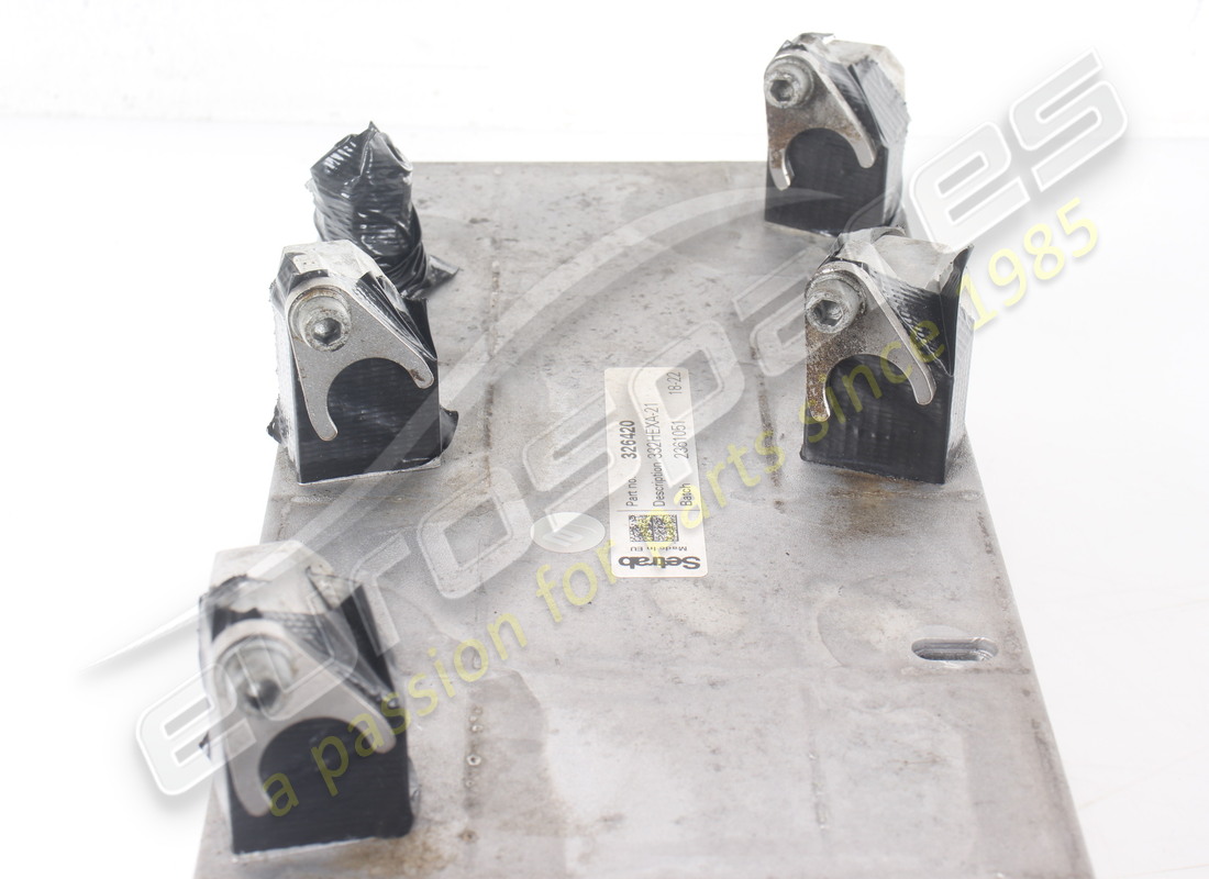 ÉCHANGEUR DE CHALEUR À HUILE FERRARI UTILISÉ. NUMÉRO DE PIÈCE 326420 (4) échangeur de chaleur à huile ferrari utilisé. numéro de pièce 326420 (4)