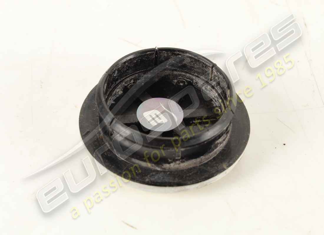 INSIGNE DE ROUE FERRARI UTILISÉ. NUMÉRO DE PIÈCE 108947A (3) insigne de roue ferrari utilisé. numéro de pièce 108947a (3)