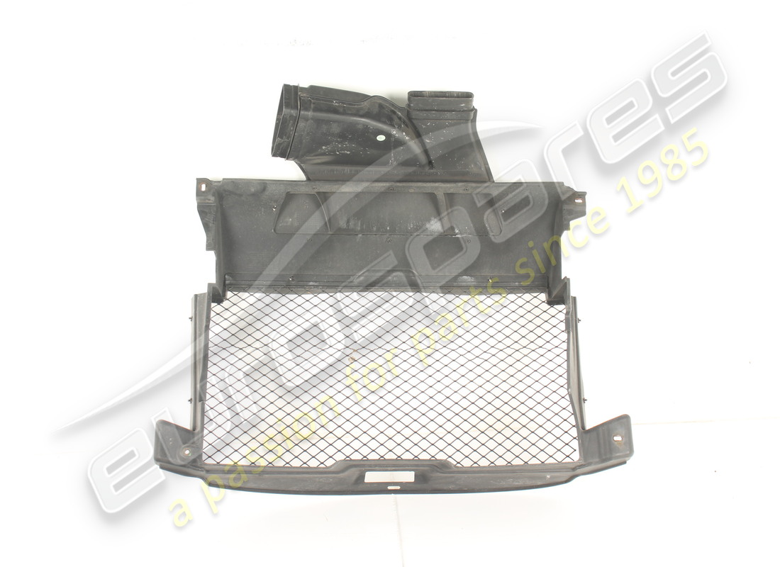 conduit d'air supérieur de radiateur d'occasion maserati. numéro de pièce 670001328 (2)