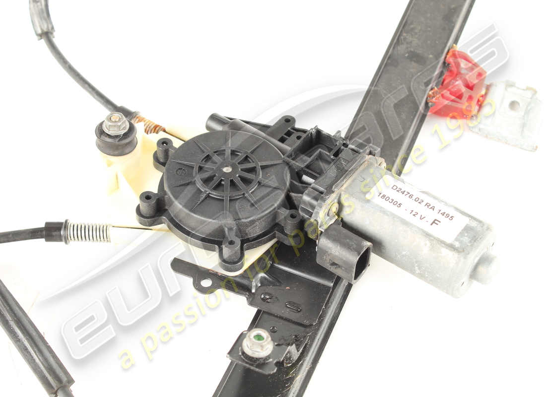 levier de vitre avant droit d'occasion maserati. référence 84934000 (2)