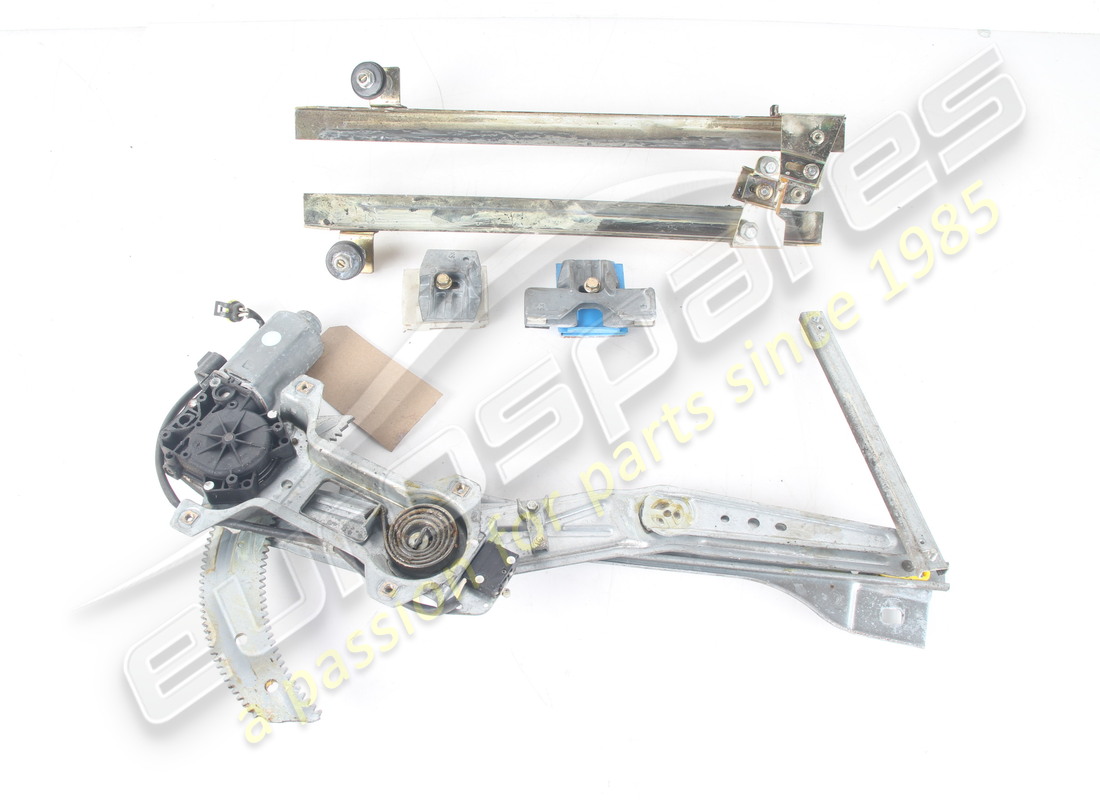 Dispositif de commande de vitre gauche d'occasion Maserati. Numéro de pièce 387700051 (1)