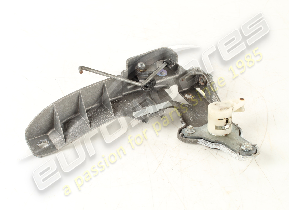 boîtier de poignée de porte avant droite d'occasion maserati. numéro de pièce 68001800 (1)