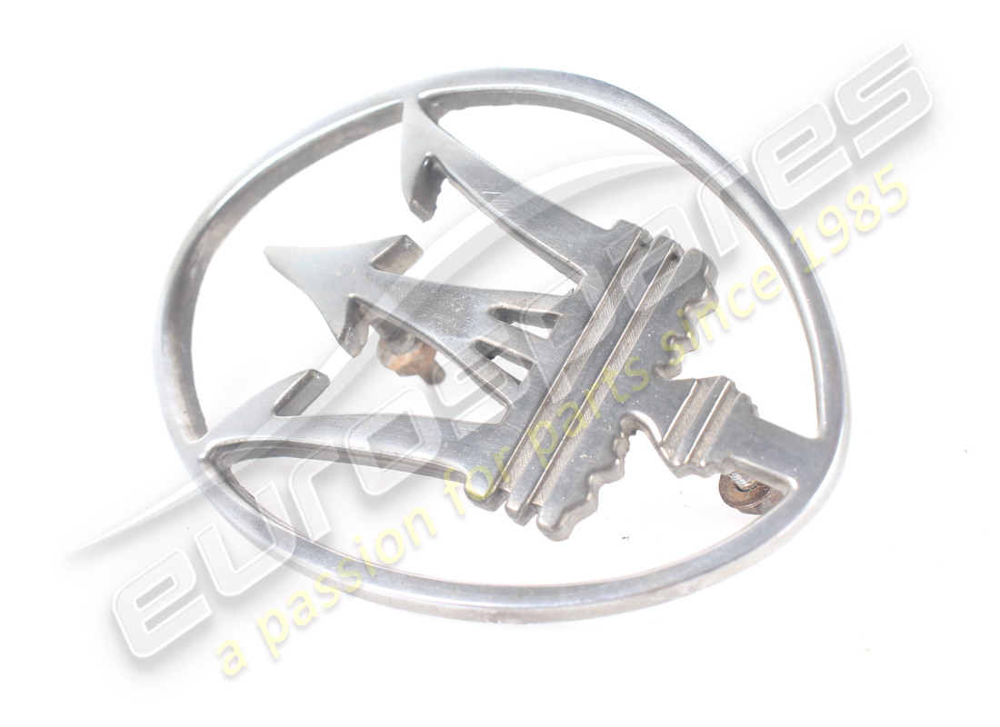 D'OCCASION Maserati PROTECTION DE GRILLE DE RADIATEUR. RÉFÉRENCE 364102304 (1)