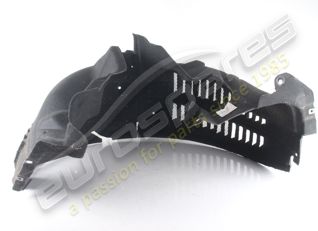 passage de roue arrière gauche d'occasion ferrari. numéro de pièce 858384 (2)