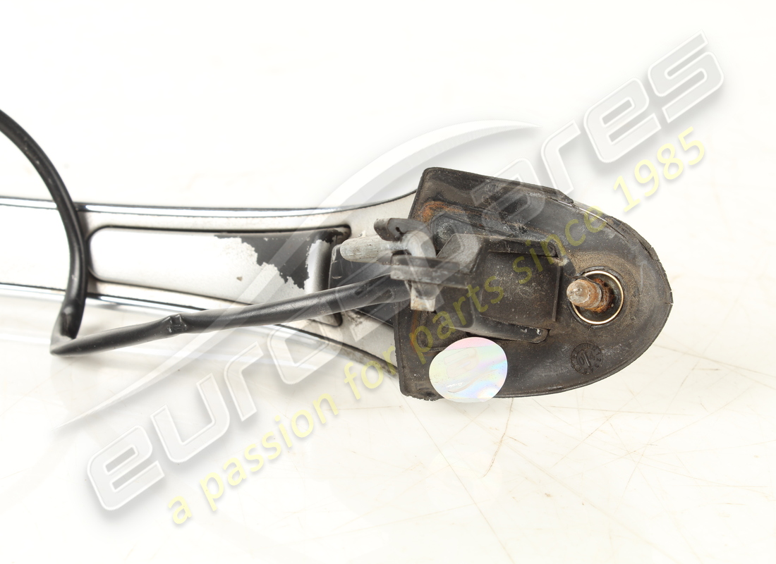 poignée extérieure de porte droit d'occasion maserati. référence 68808800 (3)