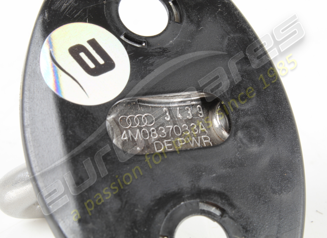 GARREUR D'OCCASION LAMBORGHINI. NUMÉRO DE PIÈCE 4M0837033A (2) garreur d'occasion lamborghini. numéro de pièce 4m0837033a (2)