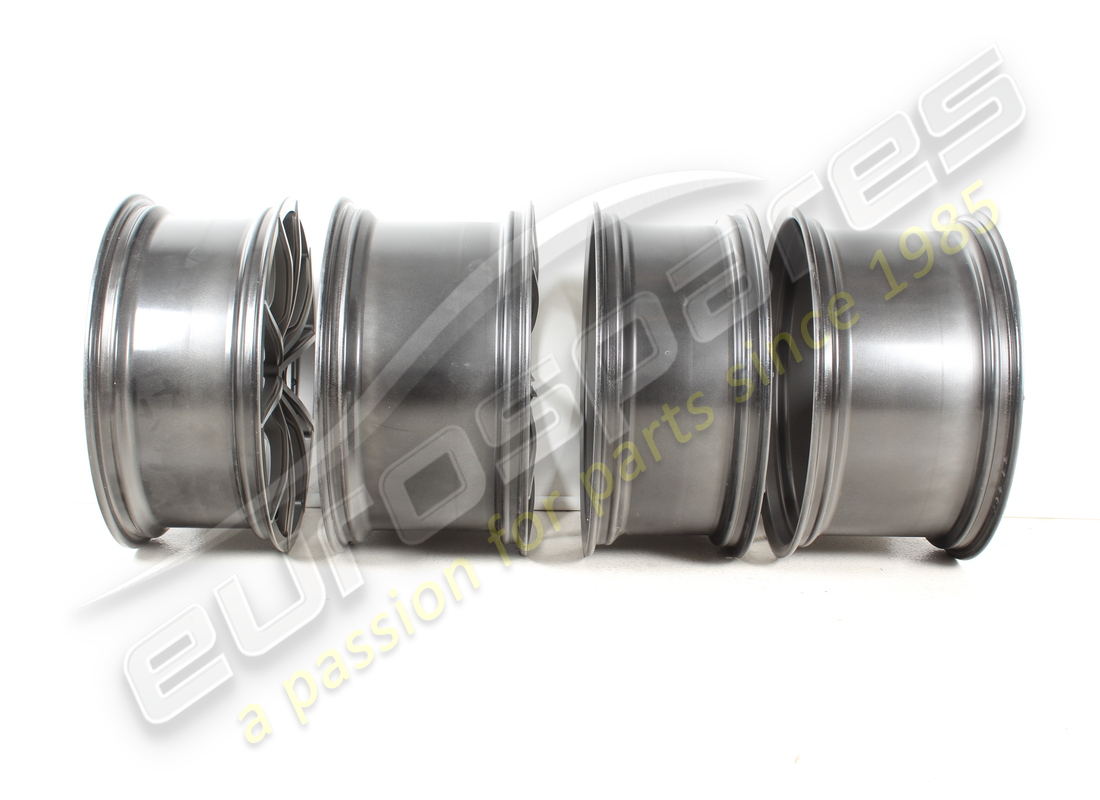 ensemble de roues neuf ferrari (forge grigio corsa polies au diamant) 20 pouce avec goujons. numéro de pièce 70002004 (3)