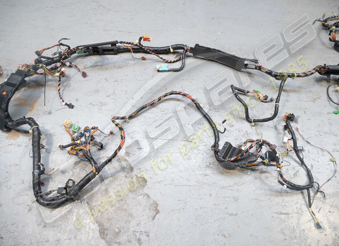 câblage de cabine de coupé à droite d'occasion aston martin. numéro de pièce 7g4314a005ad (2)