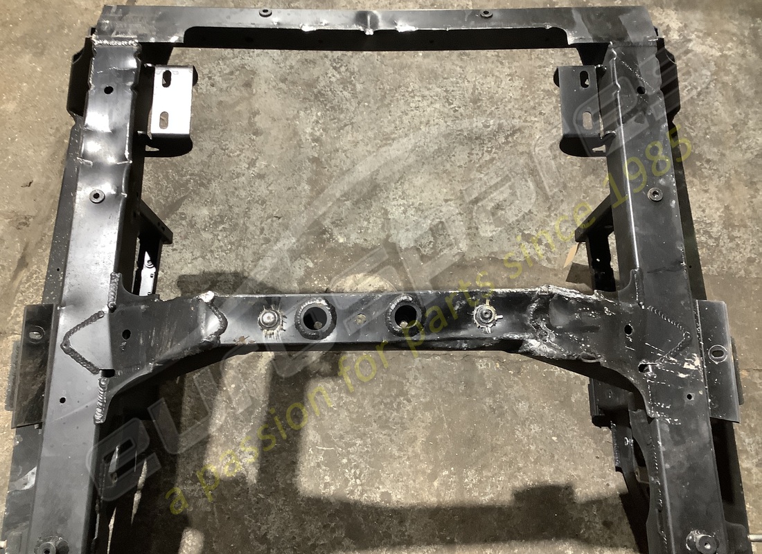 extrémité arrière lamborghini endommagée. numéro de pièce 470813031f (4)