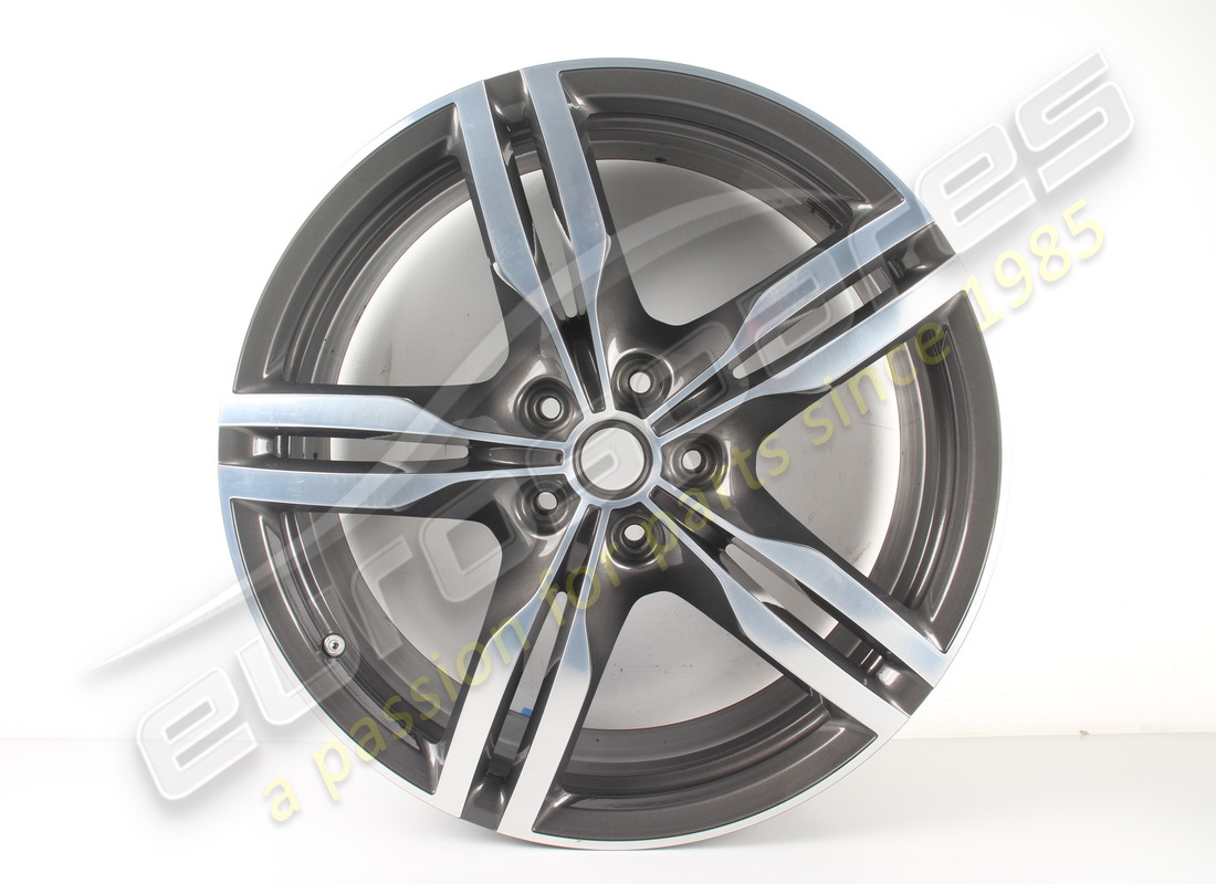 UTILISÉ Ferrari ROUE AVANT. NUMÉRO DE PIÈCE 855340 (1)