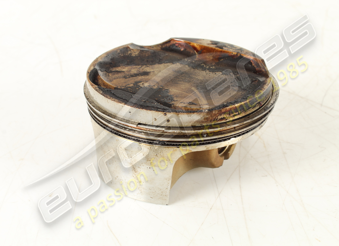 piston maserati utilisé avec segments de rive. numéro de pièce 198412 (2)