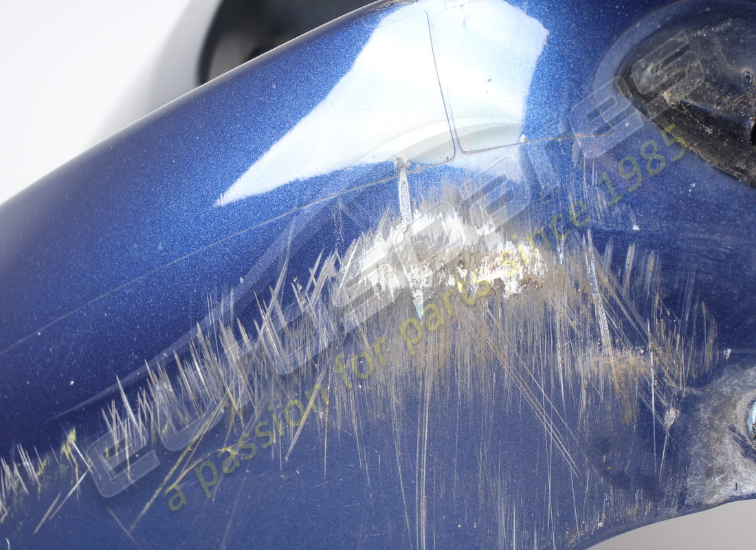 utilisé ferrari pare-chocs avant. numéro de pièce 89047110 (7)