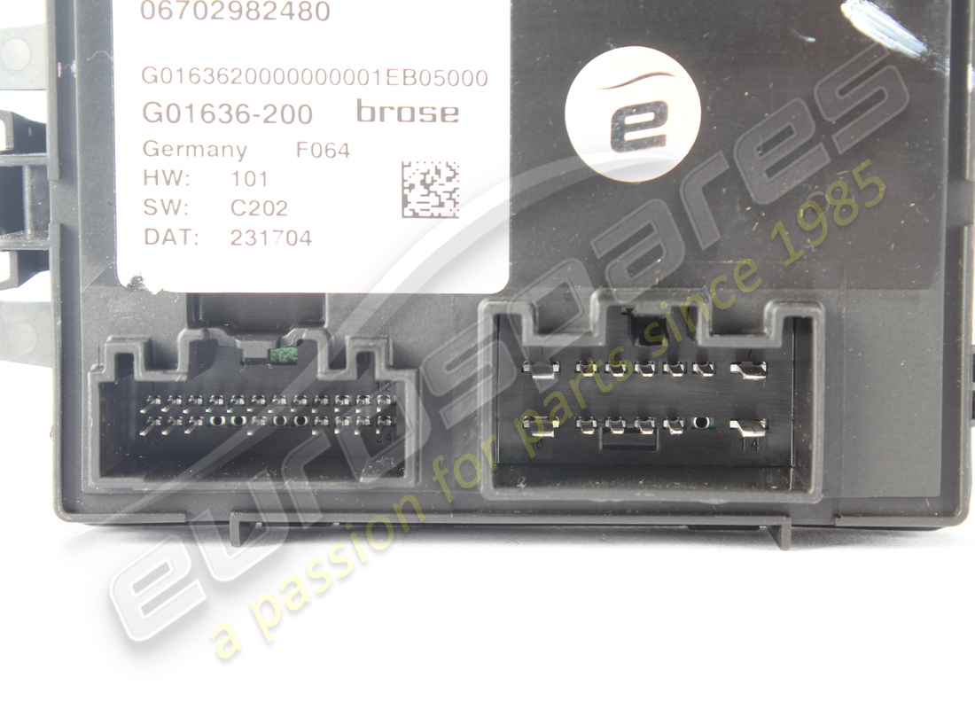 hayon arrière électrique d'occasion maserati/ démarrage à main. numéro de pièce 670298248 (2)