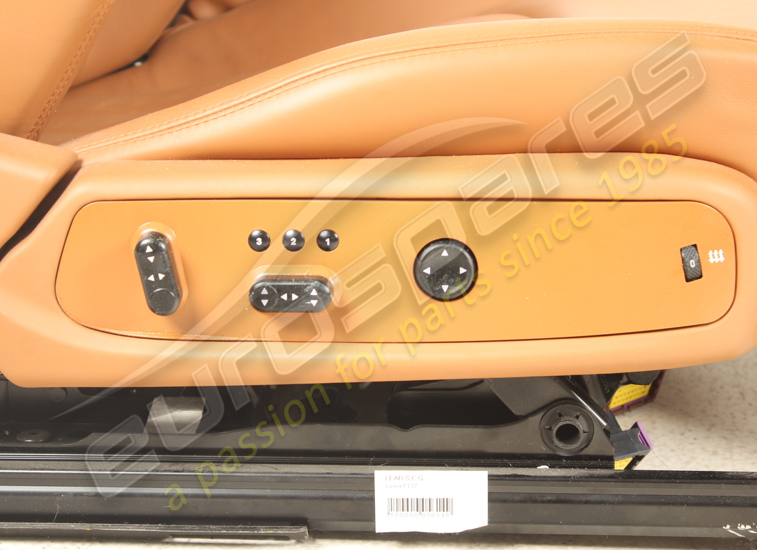 ENSEMBLE DE SIÈGES D'OCCASION FERRARI. NUMÉRO DE PIÈCE EAP1490263 (4) ensemble de sièges d'occasion ferrari. numéro de pièce eap1490263 (4)