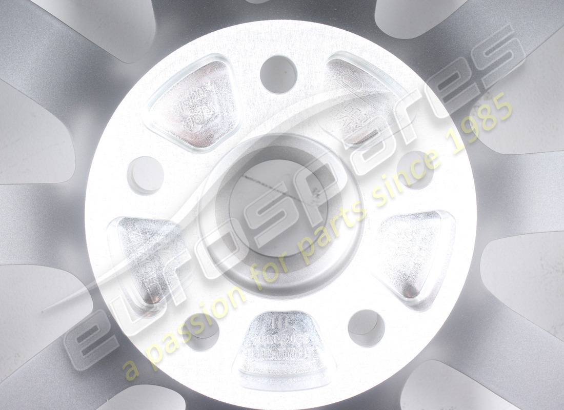 new ferrari rear wheel 11,5j x 20 h2. part number 875729 (4)