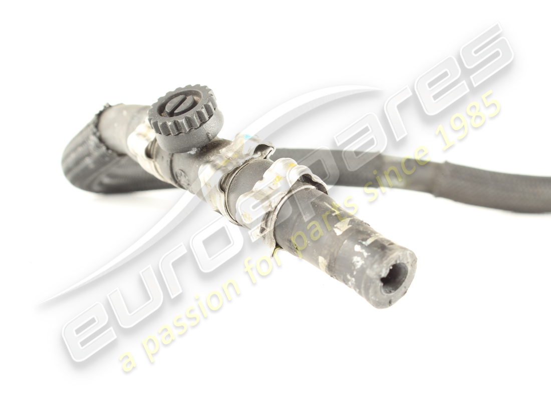 tuyau maserati utilisé. numéro de pièce 670004133 (2)