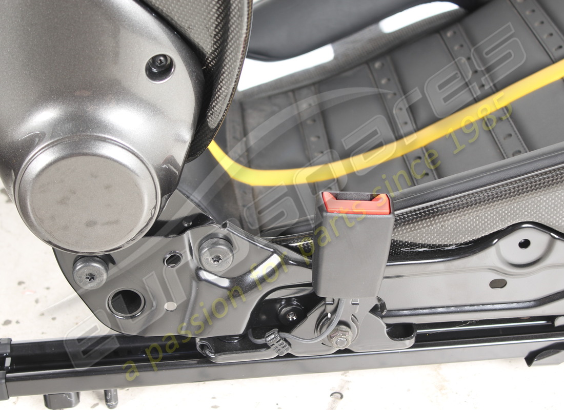 daytona carbon eurospares d'occasion des places (taille grande). numéro de pièce eap1490392 (11)