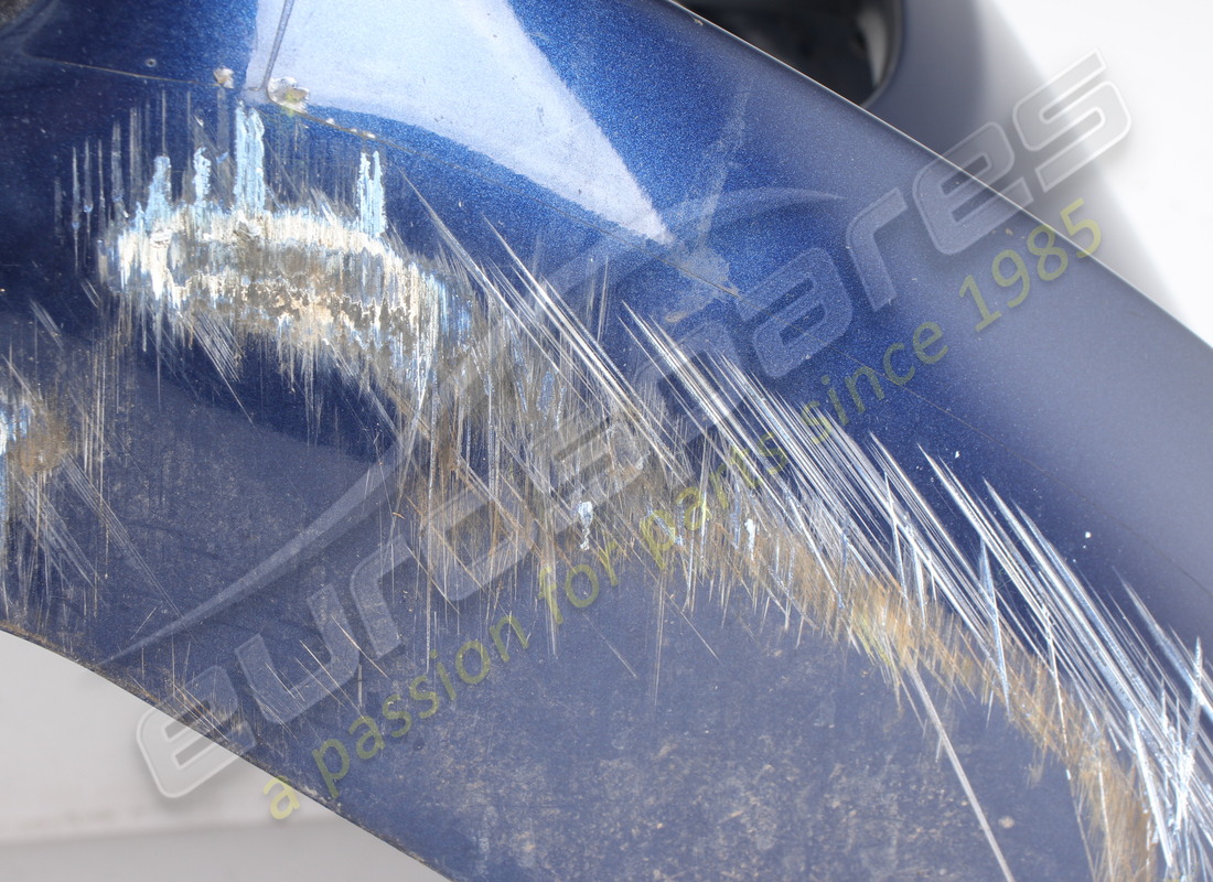 utilisé ferrari pare-chocs avant. numéro de pièce 89047110 (8)