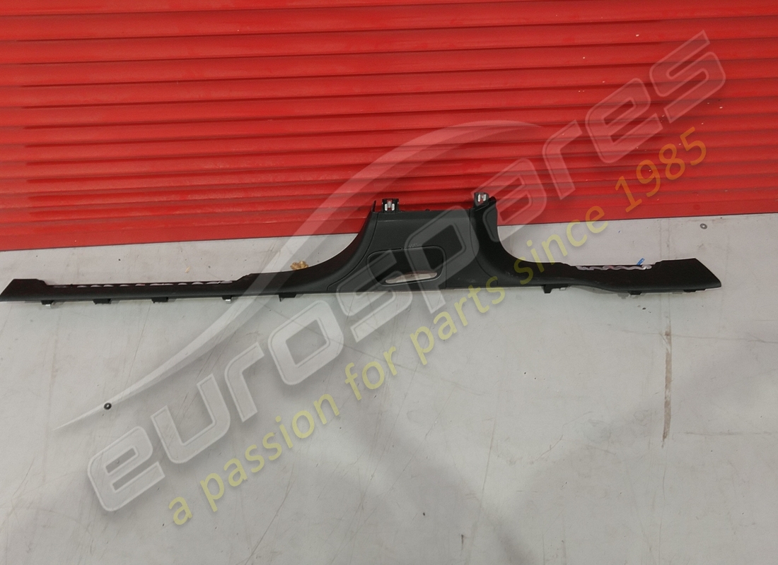 utilisé lamborghini cuir de plaque de protection. numéro de pièce 4ml853370cqg8 (1)