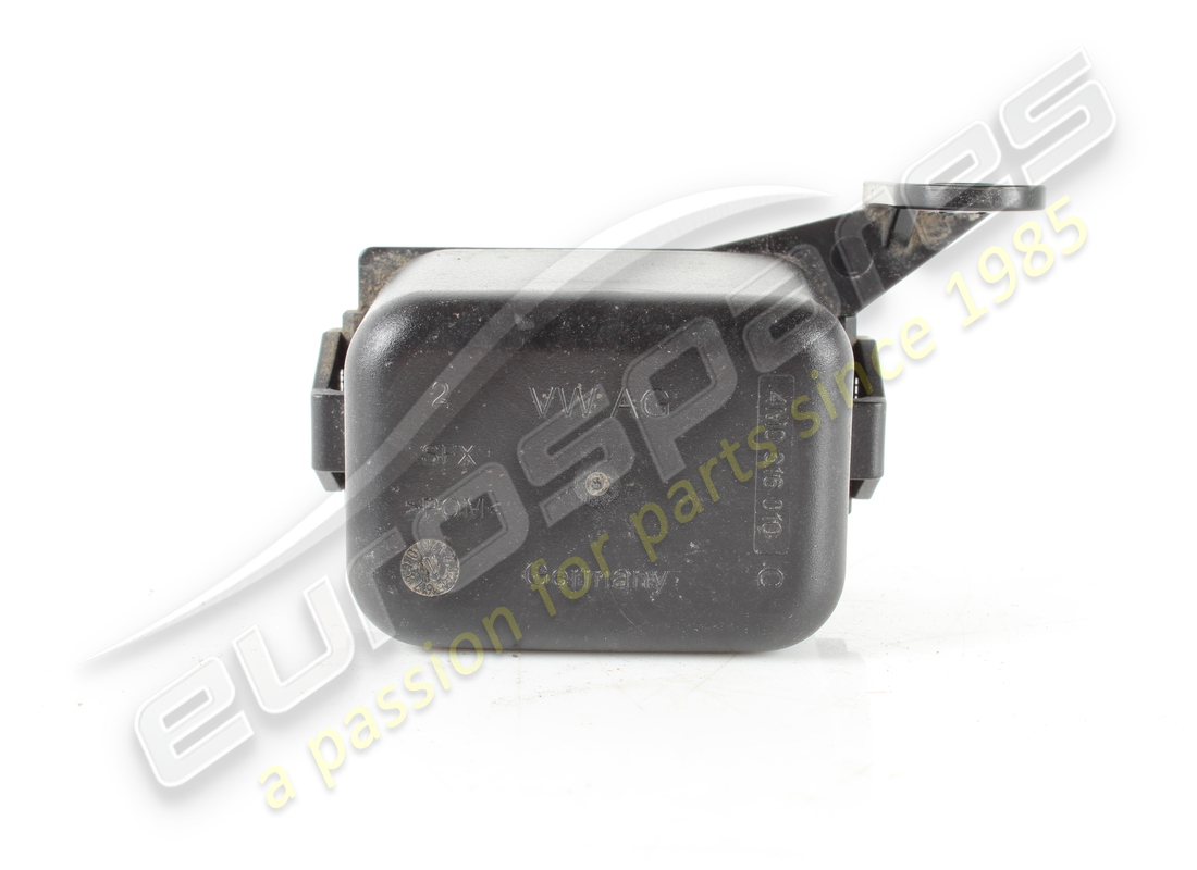 SILENCIEUX LAMBORGHINI D'OCCASION PL73. NUMÉRO DE PIÈCE 4M0616010C (4) silencieux lamborghini d'occasion pl73. numéro de pièce 4m0616010c (4)