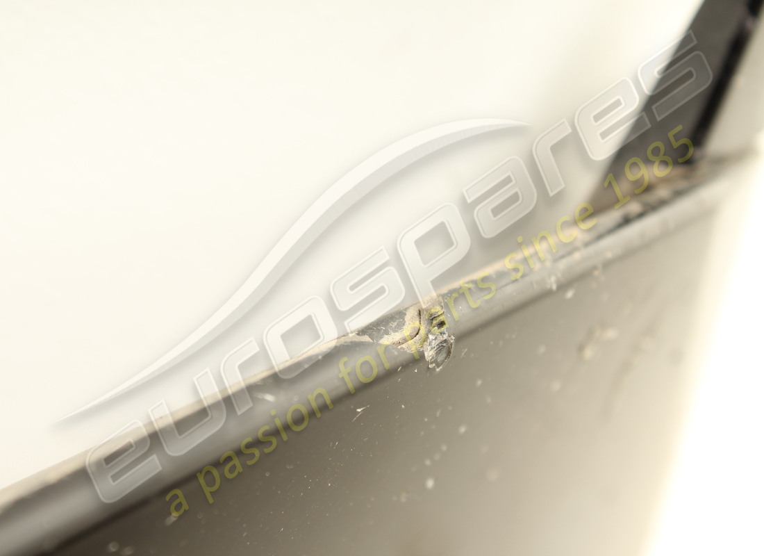 lamborghini spoiler arrière utilisé. numéro de pièce 4ml827933a (3)