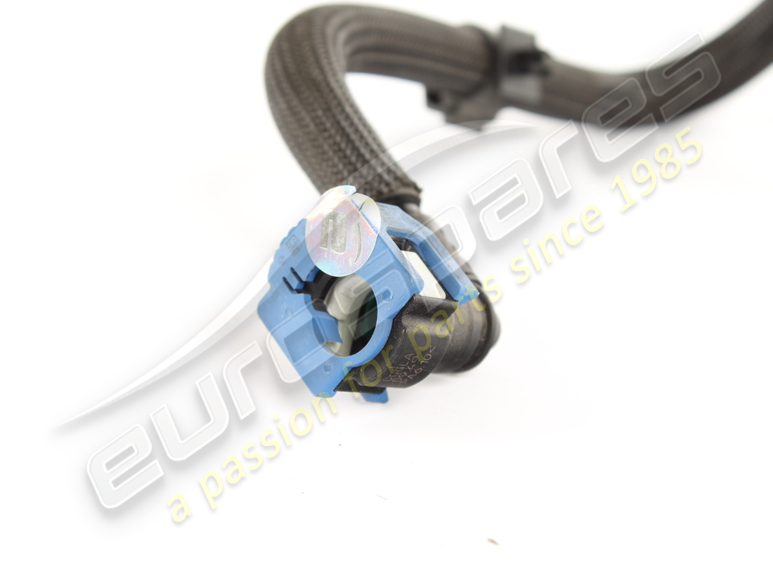 tuyau ferrari utilisé du moteur à la ventu gauche. numéro de pièce 813216 (2)